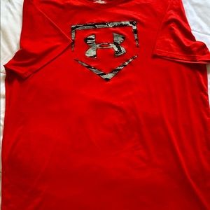 UNDER ARMOUR MENS TEE SIZE 2XL LOOSE